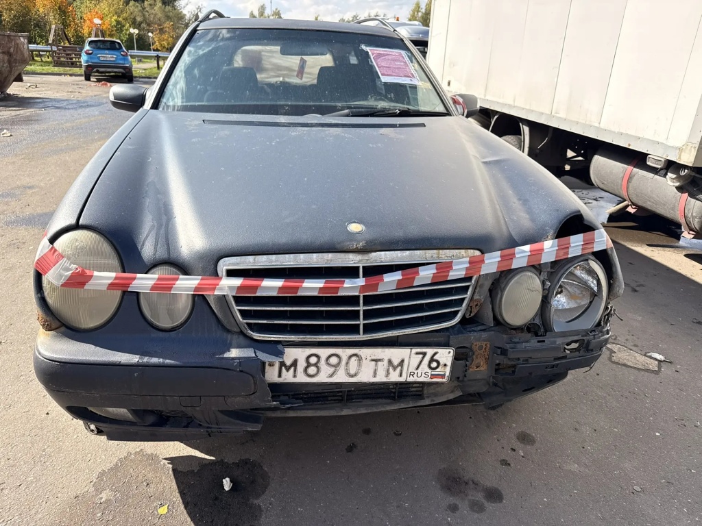 Мерседес БенцМ890ТМ76.jpg Мерседес БенцМ890ТМ76.jpg